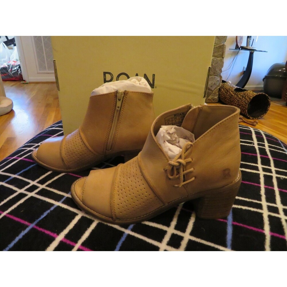 NWT Womens Bone Roan Katherine Heels, 6